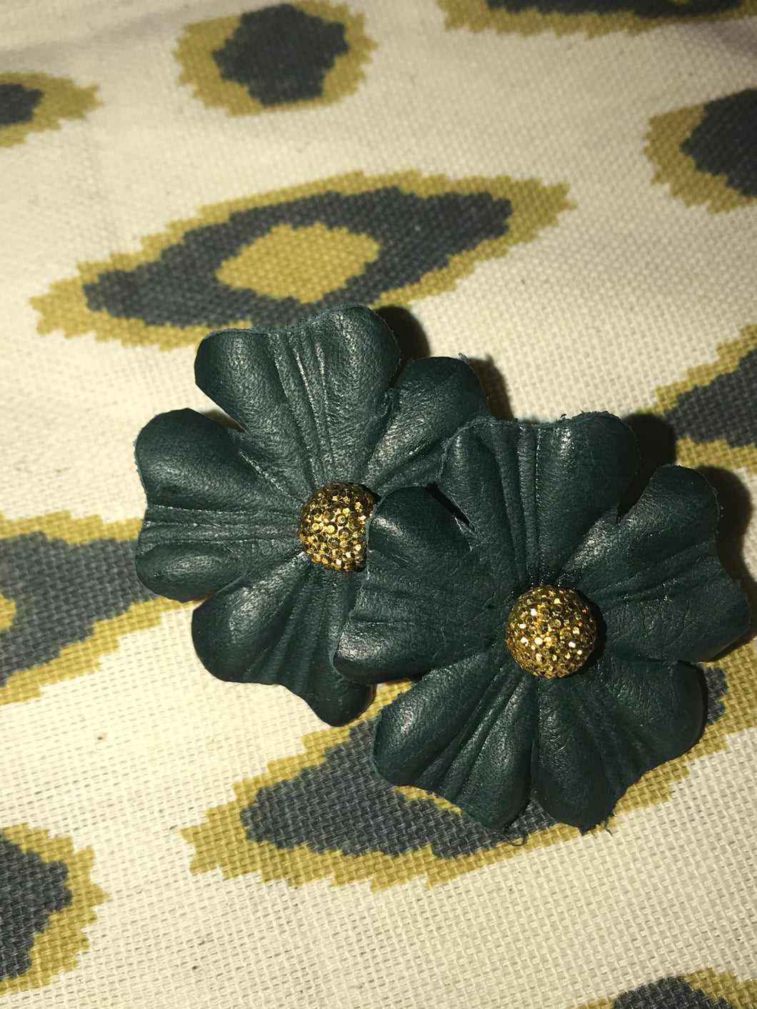 NAVY BLUE FLOWER LEATHER EARRINGS